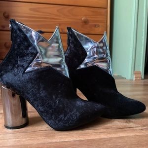Cape Robbin Silver Star Booties